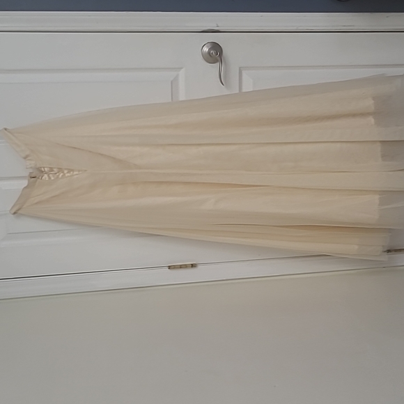 NWT Bebe Two Piece Embellished Gown Formal Sleeveless Toulle Skirt - Picture 3 of 7